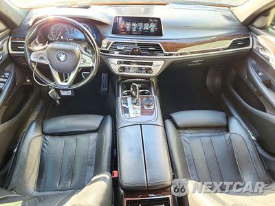 Zdjęcie 8 z 12 samochodu: 2017 BMW 740 I VIN:WBA7E2C58HG739216 - miniatura