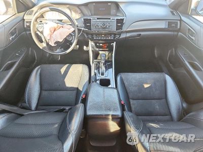 Zdjęcie 8 z 13 samochodu: 2017 HONDA ACCORD SPORT VIN:1HGCR2F53HA123154 - miniatura