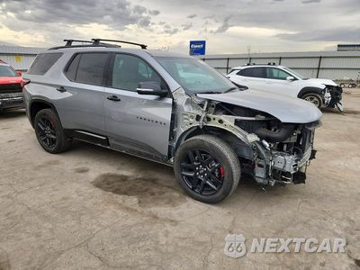 Czwarte zdjęcie samochodu z boku: 2023 CHEVROLET TRAVERSE PREMIER VIN:1GNEVKKW1PJ145385 - miniatura