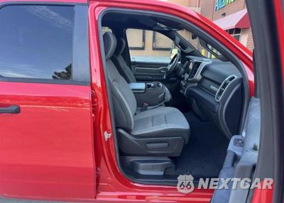 Piąte zdjęcie samochodu w środku: 2023 RAM 1500 BIG HORN/LONE STAR VIN:1C6RREBG8PN592935 - miniatura