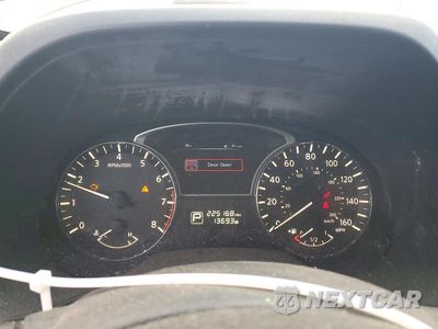Zdjęcie 9 z 13 samochodu: 2015 NISSAN PATHFINDER SV VIN:5N1AR2MNXFC671304 - miniatura