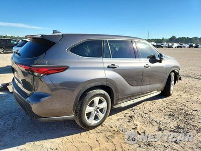 Trzecie zdjęcie samochodu z tyłu: 2021 TOYOTA HIGHLANDER LE VIN:5TDZZRAH7MS069647 - miniatura