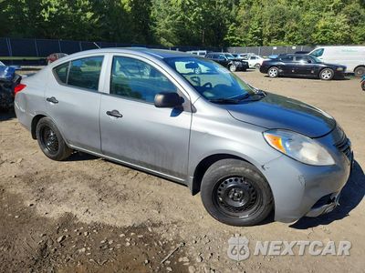 Czwarte zdjęcie samochodu z boku: 2014 NISSAN VERSA 1.6 S VIN:3N1CN7AP1EL807563 - miniatura