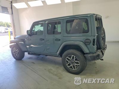 Drugie zdjęcie samochodu z przodu: 2026 JEEP WRANGLER SAHARA VIN:1C4PJXEN4TW253980 - miniatura