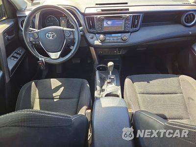 Zdjęcie 8 z 14 samochodu: 2018 TOYOTA RAV4 XLE VIN:JTMWFREV6JD133566 - miniatura