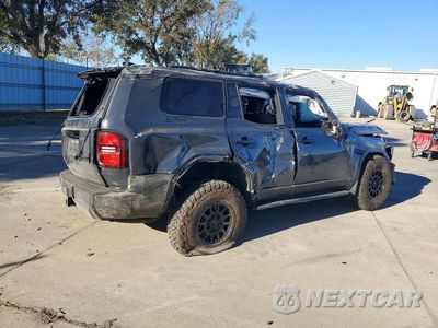 Trzecie zdjęcie samochodu z tyłu: 2024 TOYOTA LAND CRUISER BASE VIN:JTEABFAJ5R5005845 - miniatura