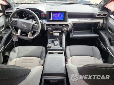 Zdjęcie 8 z 12 samochodu: 2024 TOYOTA TACOMA TRD OFF-ROAD VIN:3TMLB5JN4RM013861 - miniatura
