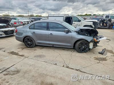 Czwarte zdjęcie samochodu z boku: 2018 VOLKSWAGEN JETTA SPORT VIN:3VWD17AJ0JM235864 - miniatura