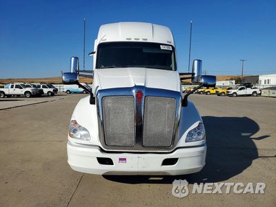 Piąte zdjęcie samochodu w środku: 2020 KENWORTH T680 SEMI TRUCK VIN:1XKYDP9X3LJ311103 - miniatura