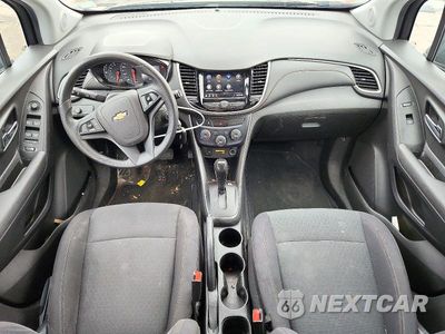 Zdjęcie 8 z 13 samochodu: 2020 CHEVROLET TRAX LS VIN:3GNCJKSB6LL127516 - miniatura