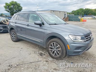 Czwarte zdjęcie samochodu z boku: 2020 VOLKSWAGEN TIGUAN SE VIN:3VV2B7AX6LM056969 - miniatura