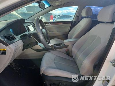 Zdjęcie 7 z 12 samochodu: 2017 HYUNDAI SONATA SPORT VIN:5NPE34AF6HH500881 - miniatura