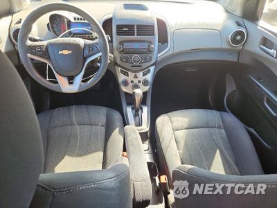 Zdjęcie 8 z 12 samochodu: 2015 CHEVROLET SONIC LT VIN:1G1JC6SH6F4166924 - miniatura