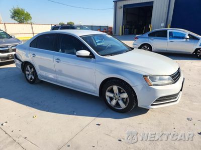 Czwarte zdjęcie samochodu z boku: 2017 VOLKSWAGEN JETTA S VIN:3VW2B7AJ9HM376964 - miniatura