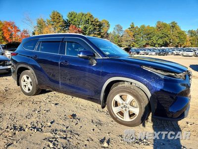 Czwarte zdjęcie samochodu z boku: 2022 TOYOTA HIGHLANDER XLE VIN:5TDGZRBH5NS575985 - miniatura