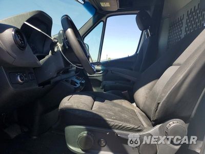 Zdjęcie 7 z 13 samochodu: 2019 MERCEDES-BENZ SPRINTER 1500/2500 VIN:WD4PE7ED6KT010463 - miniatura