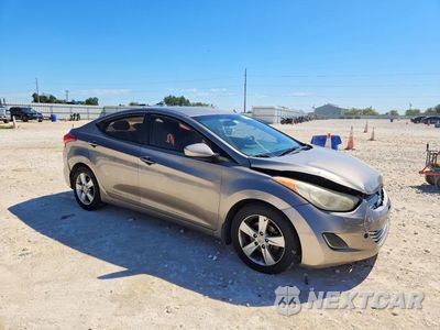 Czwarte zdjęcie samochodu z boku: 2013 HYUNDAI ELANTRA VIN:5NPDH4AE1DH273369 - miniatura