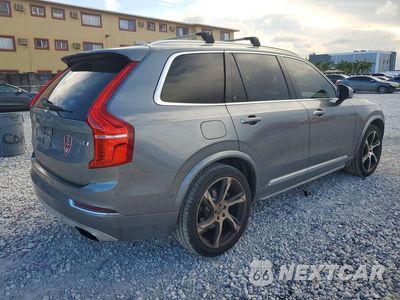Trzecie zdjęcie samochodu z tyłu: 2016 VOLVO XC90 T6 VIN:YV4A22PL1G1000634 - miniatura