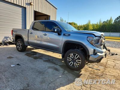 Czwarte zdjęcie samochodu z boku: 2023 GMC SIERRA K1500 AT4 VIN:1GTUUEE86PZ142814 - miniatura