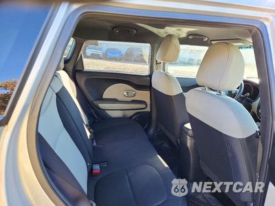 Zdjęcie 10 z 12 samochodu: 2016 KIA SOUL BASE VIN:KNDJN2A22G7868651 - miniatura