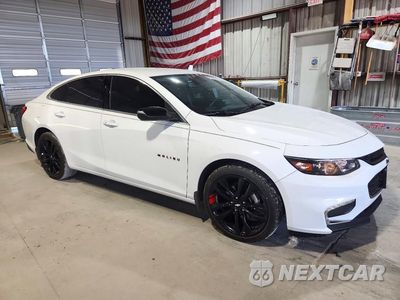 Czwarte zdjęcie samochodu z boku: 2018 CHEVROLET MALIBU LT VIN:1G1ZD5ST9JF256192 - miniatura