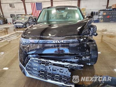 Piąte zdjęcie samochodu w środku: 2025 KIA SOUL GT LINE VIN:KNDJ53AU1S7925342 - miniatura