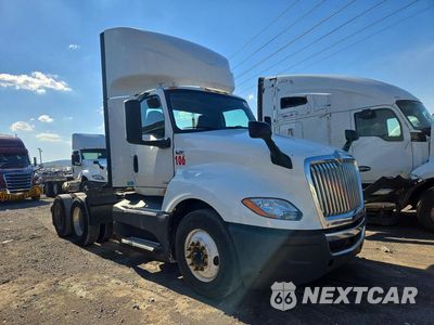 Czwarte zdjęcie samochodu z boku: 2021 INTERNATIONAL LT625 SEMI TRUCK VIN:3HSDZTZR3MN237015 - miniatura