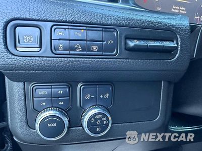 Zdjęcie 12 z 14 samochodu: 2022 GMC YUKON XL DENALI VIN:1GKS2JKL4NR156016 - miniatura