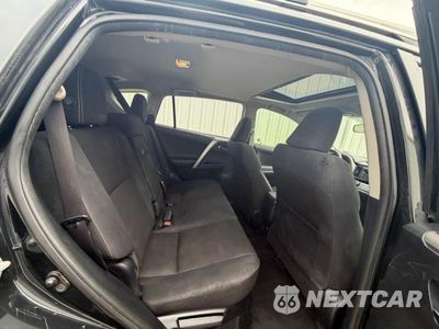 Zdjęcie 6 z 14 samochodu: 2016 TOYOTA RAV4 HV XLE VIN:JTMRJREV9GD040528 - miniatura