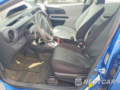 Zdjęcie 7 z 12 samochodu: 2013 TOYOTA PRIUS C ONE VIN:JTDKDTB36D1049175 - miniatura