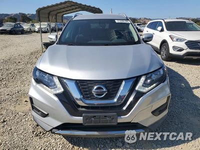 Piąte zdjęcie samochodu w środku: 2017 NISSAN ROGUE SV VIN:KNMAT2MT6HP550950 - miniatura