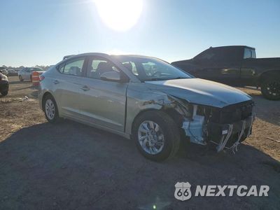 Czwarte zdjęcie samochodu z boku: 2017 HYUNDAI ELANTRA SE VIN:5NPD74LF8HH061616 - miniatura