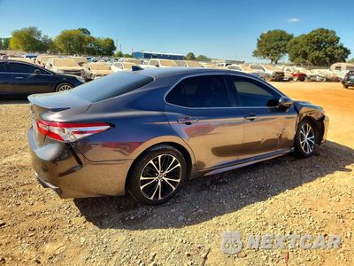 Trzecie zdjęcie samochodu z tyłu: 2020 TOYOTA CAMRY SE VIN:4T1G11AK6LU333961 - miniatura