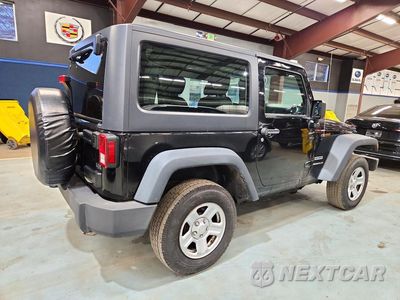 Trzecie zdjęcie samochodu z tyłu: 2014 JEEP WRANGLER SPORT VIN:1C4AJWAGXEL272478 - miniatura