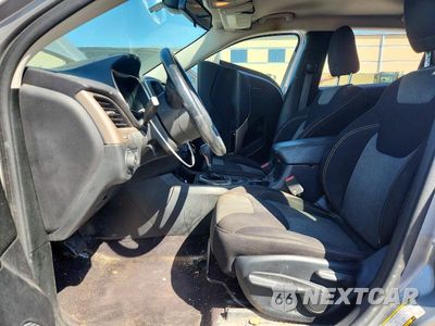 Zdjęcie 7 z 14 samochodu: 2018 JEEP CHEROKEE LATITUDE VIN:1C4PJLCB3JD510038 - miniatura