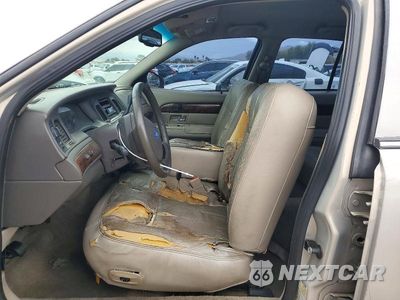 Zdjęcie 7 z 12 samochodu: 2008 MERCURY GRAND MARQUIS LS VIN:2MEFM75V68X661877 - miniatura