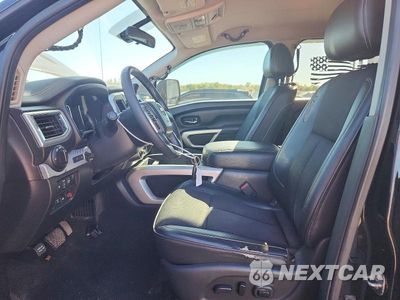 Zdjęcie 7 z 12 samochodu: 2016 NISSAN TITAN XD PRO-4X VIN:1N6BA1F41GN501298 - miniatura