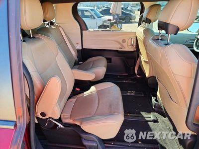 Zdjęcie 11 z 13 samochodu: 2023 TOYOTA SIENNA LIMITED 7-PASSENGER VIN:5TDZSKFC5PS092647 - miniatura