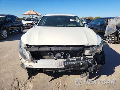 Piąte zdjęcie samochodu w środku: 2019 NISSAN ALTIMA S VIN:1N4BL4BV0KC247171 - miniatura