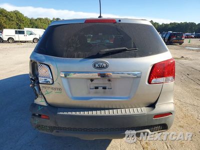 Zdjęcie 6 z 13 samochodu: 2013 KIA SORENTO LX VIN:5XYKT4A10DG327156 - miniatura
