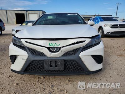 Piąte zdjęcie samochodu w środku: 2020 TOYOTA CAMRY VIN:4T1G11AK7LU335332 - miniatura