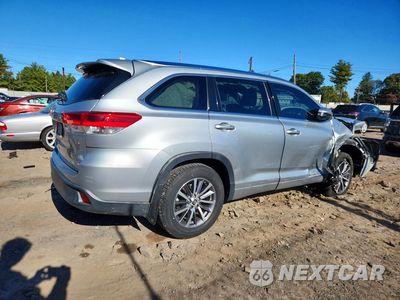 Trzecie zdjęcie samochodu z tyłu: 2017 TOYOTA HIGHLANDER XLE VIN:5TDJZRFHXHS470511 - miniatura
