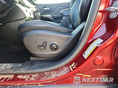 Zdjęcie 13 z 14 samochodu: 2019 JEEP CHEROKEE LIMITED VIN:1C4PJMDX8KD338235 - miniatura