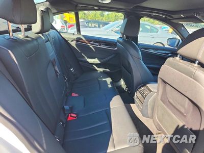 Zdjęcie 10 z 12 samochodu: 2019 BMW 530 XI VIN:WBAJA7C57KG911158 - miniatura