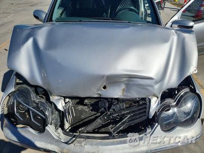 Zdjęcie 11 z 13 samochodu: 2003 MERCEDES-BENZ C 240 VIN:WDBRF61J23F310554 - miniatura