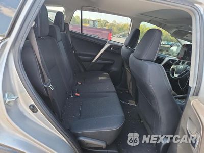 Zdjęcie 11 z 13 samochodu: 2018 TOYOTA RAV4 XLE VIN:JTMWFREV7JJ202119 - miniatura