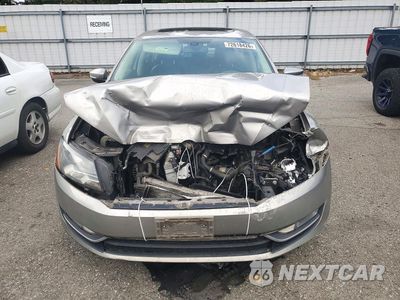 Piąte zdjęcie samochodu w środku: 2013 VOLKSWAGEN PASSAT SEL VIN:1VWCN7A33DC065118 - miniatura