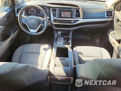 Zdjęcie 8 z 13 samochodu: 2015 TOYOTA HIGHLANDER LE VIN:5TDZARFH2FS011965 - miniatura