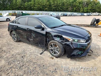Czwarte zdjęcie samochodu z boku: 2024 KIA FORTE LXS VIN:3KPF24AD3RE705943 - miniatura