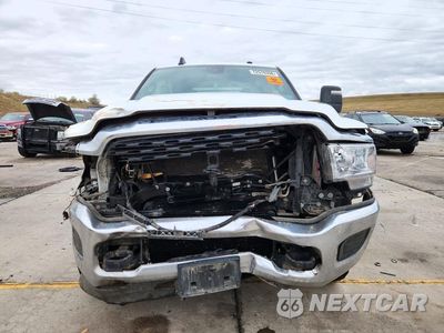 Piąte zdjęcie samochodu w środku: 2023 RAM 2500 BIG HORN VIN:3C6UR5DL3PG532686 - miniatura